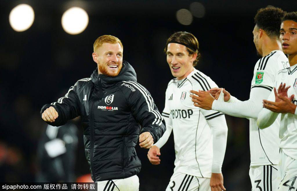 英格兰联赛杯第3轮：富勒姆1-0剑桥联
        
    英格兰联赛杯第3轮：富勒姆1-0剑桥联